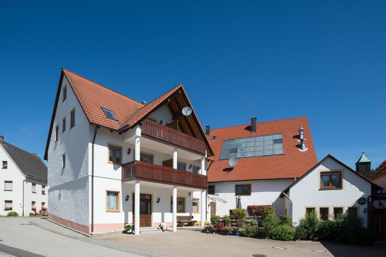 Gasthof-Pension Brauner Hirsch In Alfeld - Mittelfranken Exteriör bild