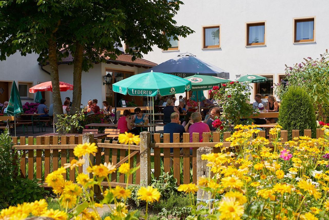 Gasthof-Pension Brauner Hirsch In Alfeld - Mittelfranken Exteriör bild
